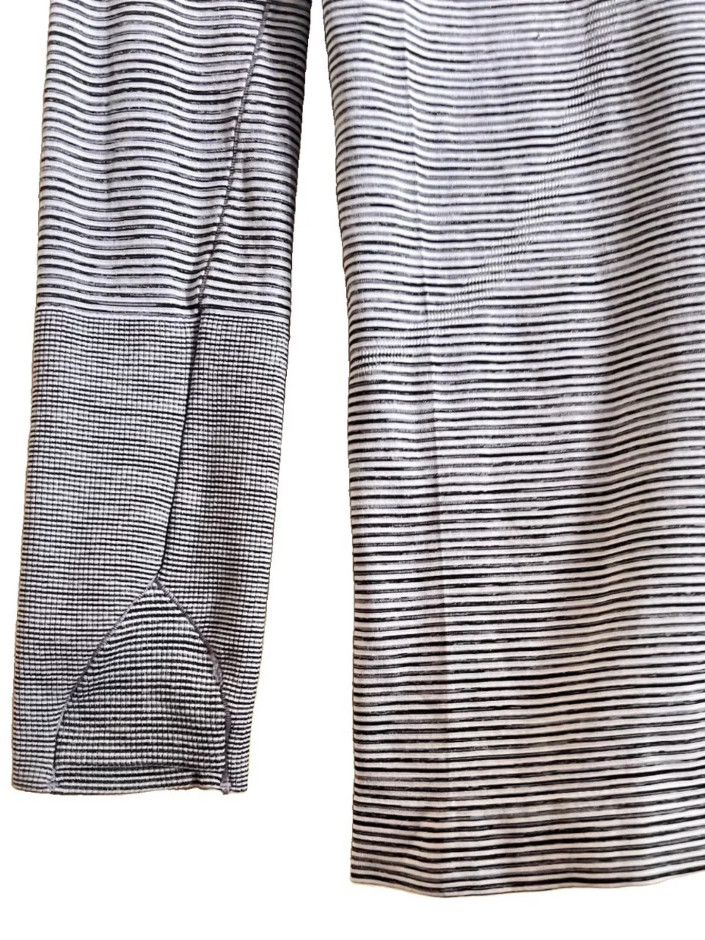 Lululemon Swiftly Tech Long Sleeve 2.0 Wee Are From Space White Sz 6 HIP Length